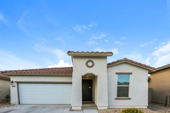 Primary Photo - 2743 W Apollo Rd