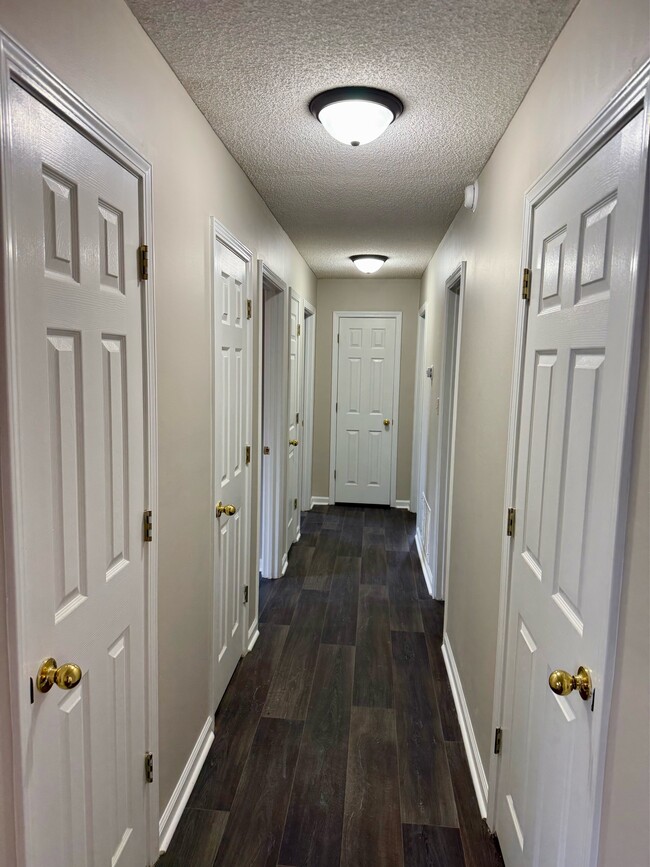 Building Photo - 2870 Walsh Rd