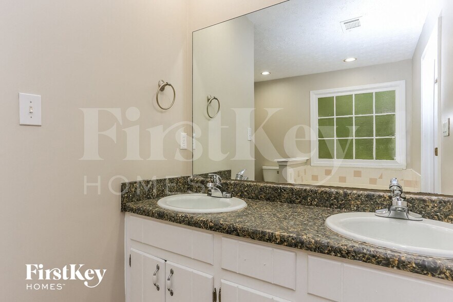 Building Photo - 1999 Bullock Trail