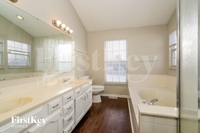 Building Photo - 10709 Palmyra Ct