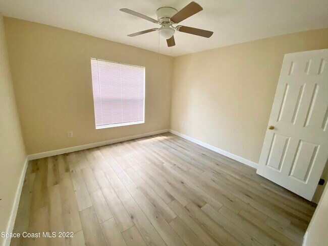 Building Photo - 2435 Palisades Dr SE