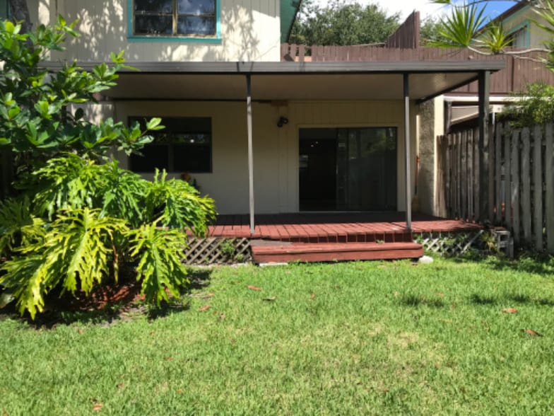 Building Photo - 187 NE 6th Ct