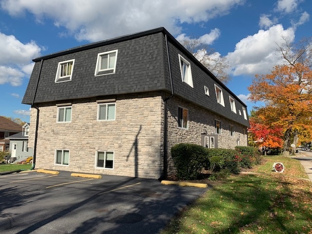 Building Photo - 54 College Ave