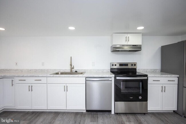 Building Photo - 2104 Steuben Way