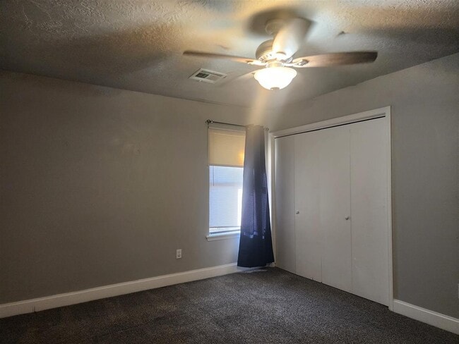 Building Photo - 6808 NW Willow Springs Dr