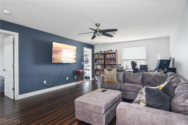 Building Photo - 9327 Glenforest Dr