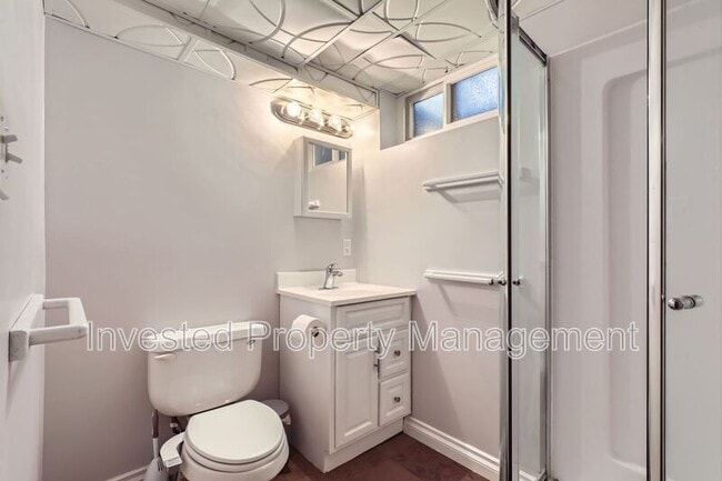 Building Photo - 3267 Ivanhoe St