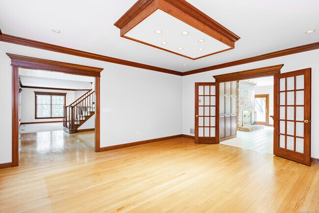 Building Photo - 3 Eton Pl