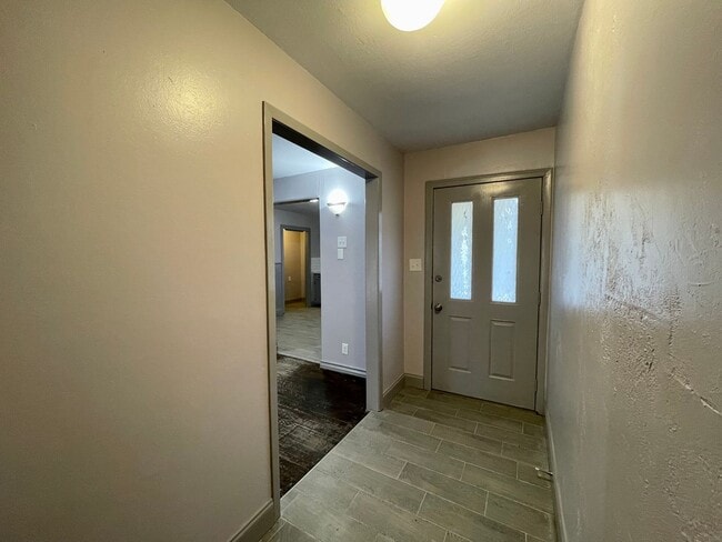 Building Photo - 4540 Beaumont Dr