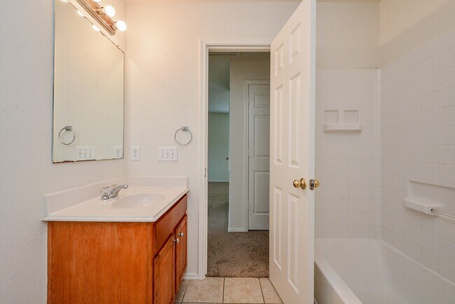 Building Photo - 18326 Thicket Grove Rd