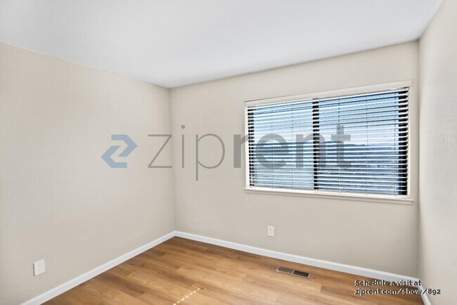 Building Photo - 3700 Hidden Springs Ct