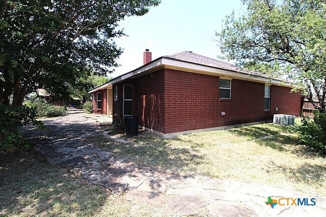 Building Photo - 2630 Big Divide Rd