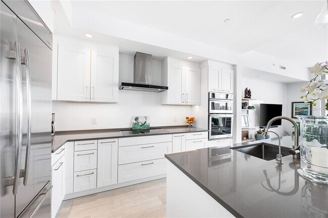 Building Photo - 1155 N Gulfstream Ave