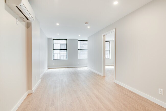Building Photo - 179 Mott St