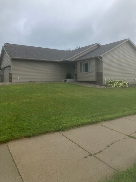 Building Photo - 301 Grovebrook Ct