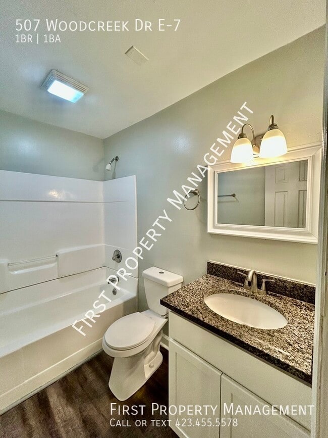 Building Photo - 507 Woodcreek Dr