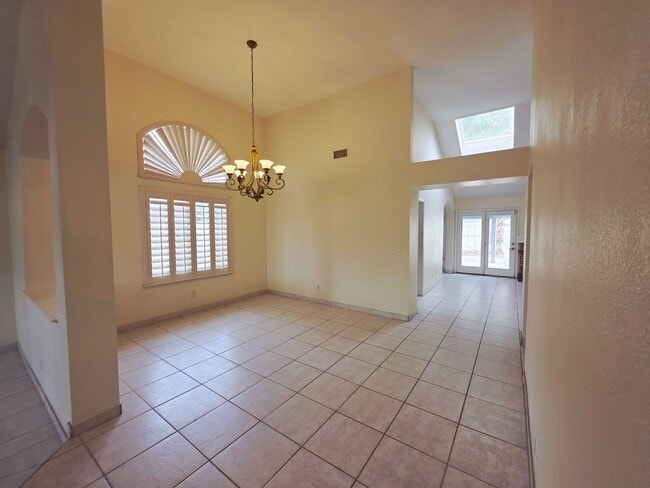 Building Photo - Single Story Home w/Pool in The Lakes!