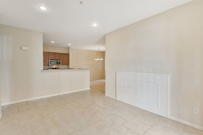 Building Photo - 2-Bedroom Condo in Prime Sunnyvale Location Near Tech Hubs