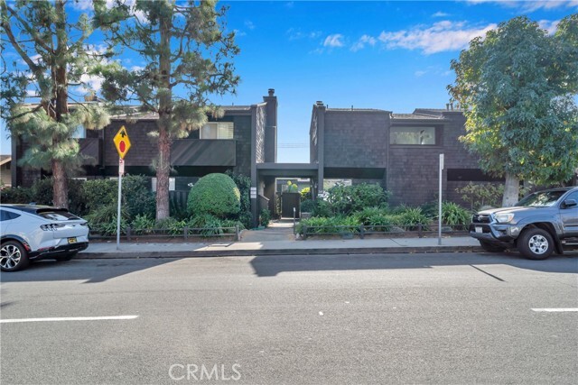 Building Photo - 335 Cypress Dr