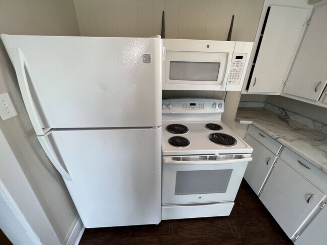 Building Photo - Newly renovated 2 bed 1 bath in Aurora, Missouri!