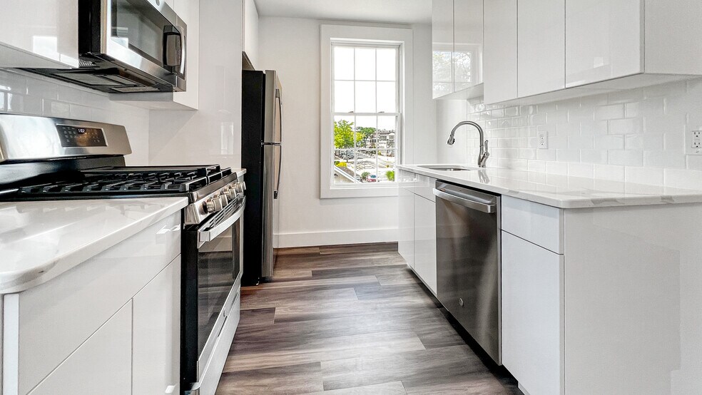 Galley Kitchen - 75 Oak St