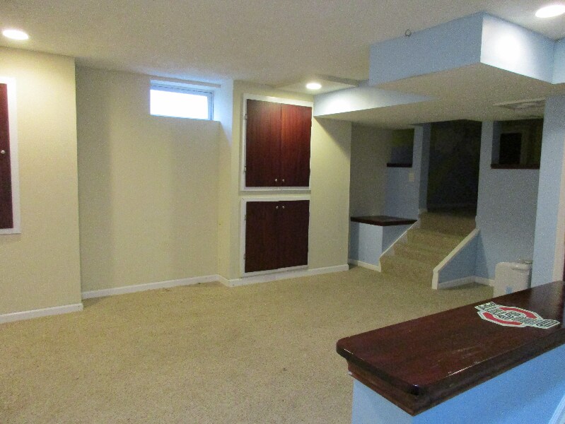 Building Photo - 784 Sanville Dr