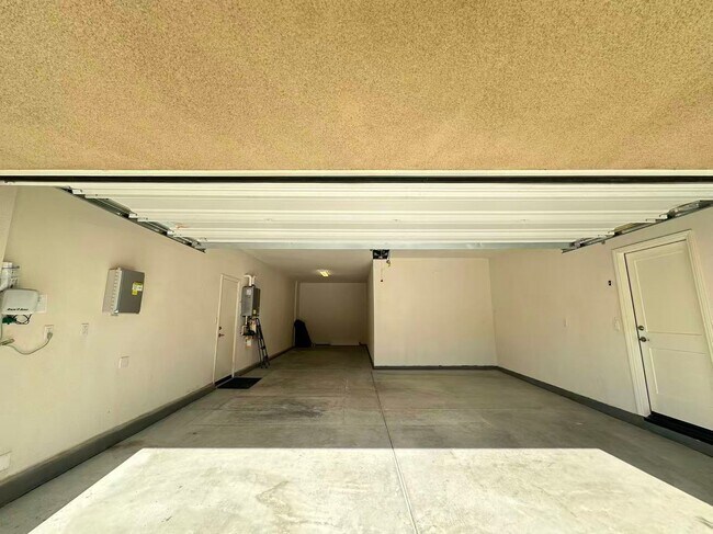 Building Photo - 4837 S Jordan Ave