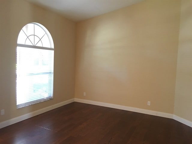Building Photo - 2828 Laurel Leaf Dr