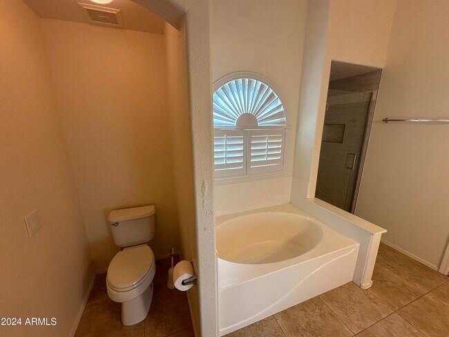 Building Photo - 4660 S Wildflower Dr