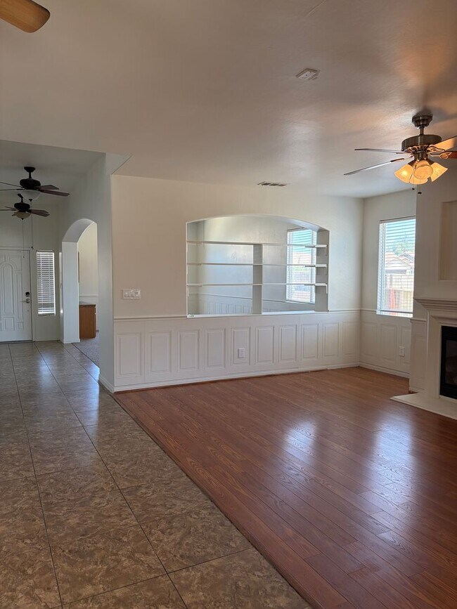 Building Photo - 118 Emerald Isle Way