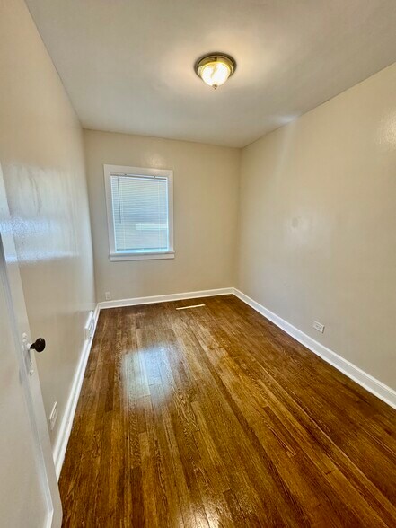 Building Photo - 4218 Bruner Ave