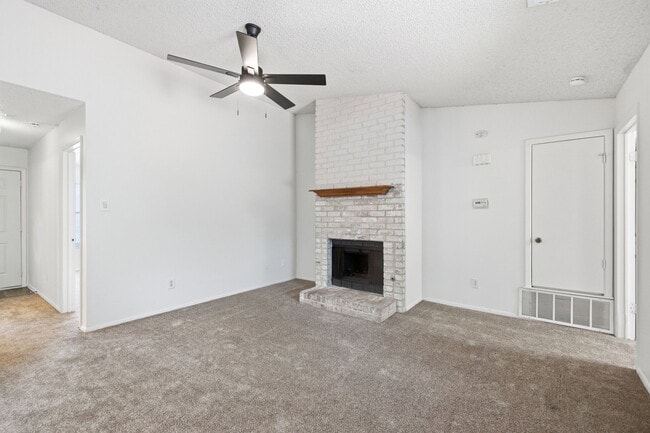 Building Photo - 12805 Tomanet Trail