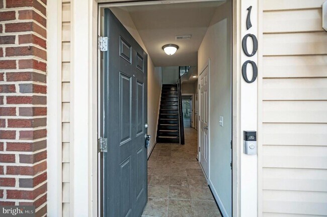 Building Photo - 100 Nestor's Pl