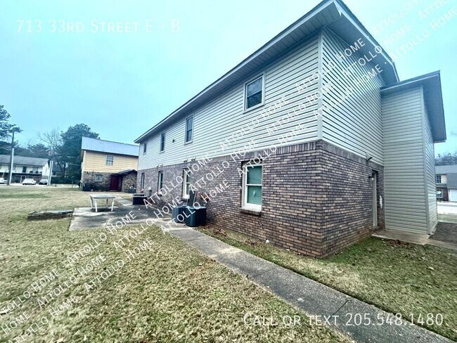 Building Photo - 713 E 33rd St