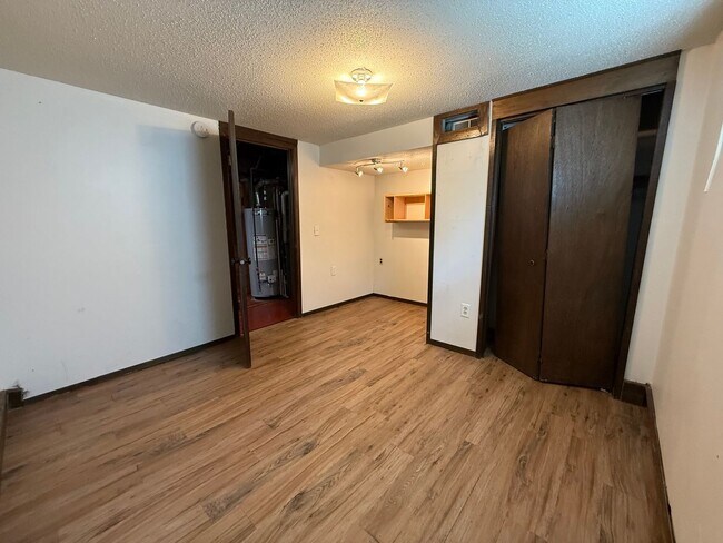 Building Photo - Charming 3 Bed, 1 Bath Home in Quiet Bette...