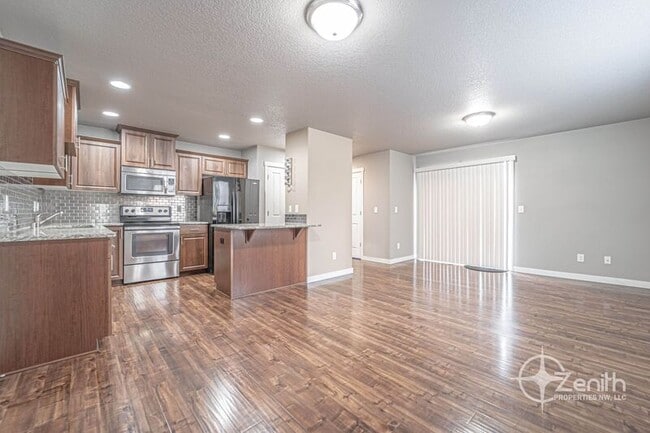 Building Photo - 5609 NE 74th Ct