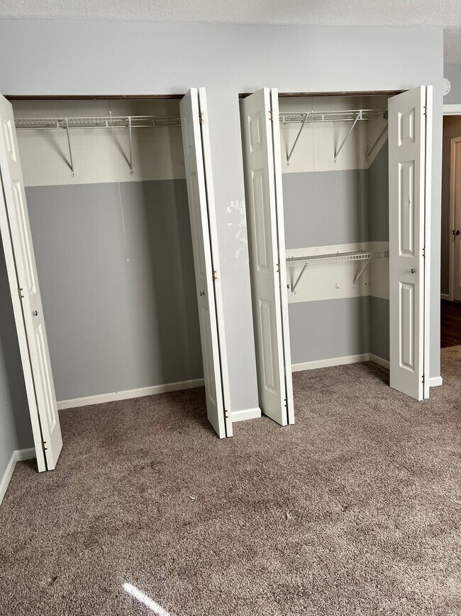 Building Photo - 2636 Villa Park Dr