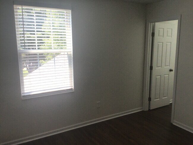 Building Photo - 3096 Stony Hollow Ct