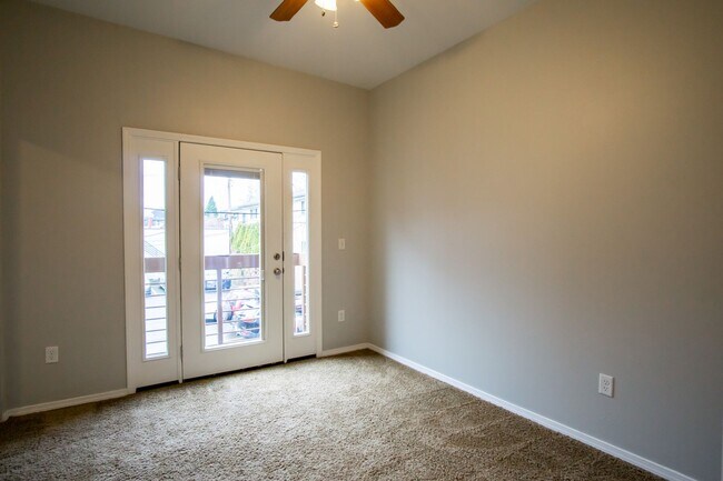 Building Photo - Contemporary Townhouse w Electric Fireplace, DW, & Juliette Balcony!