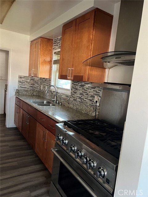 Building Photo - 140 W Midway Manor