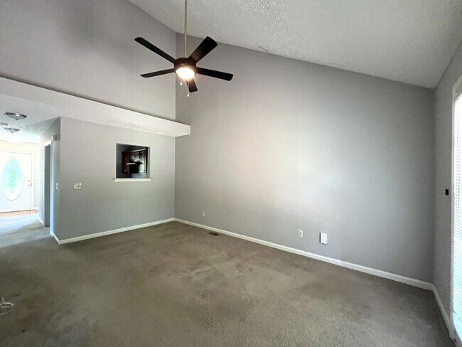 Building Photo - Excellent 3 Bedroom 2 Bath Home in West Nashville!