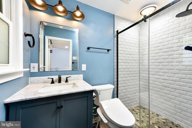 Building Photo - 5012 Dodson Dr