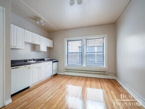 Building Photo - 1 bedroom in EVANSTON IL 60202