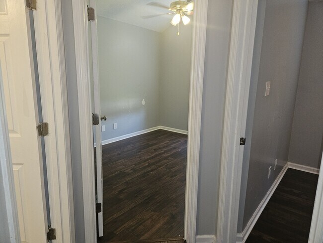 Building Photo - 230 Van Buren Dr