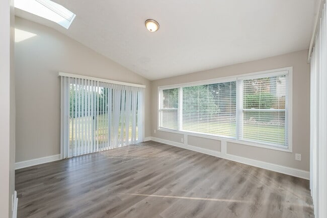 Building Photo - 362 Whitney Ln