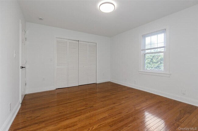 Building Photo - 11 A Floyd Pl