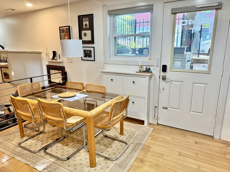 Dining room - 1240 4th St NW