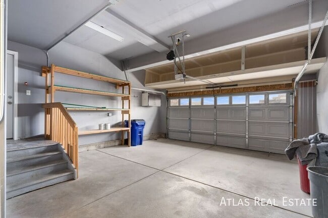 Building Photo - 893 Shirttail Peak Ct