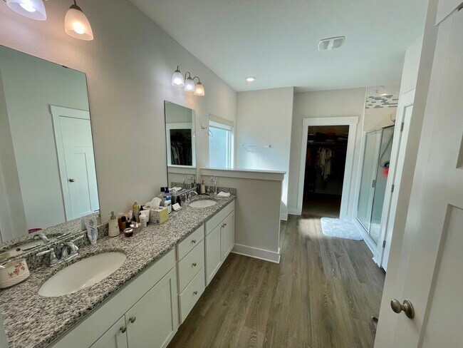 Building Photo - 3533 Sailfish Dr