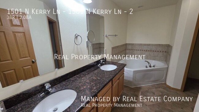 Building Photo - 1501 N Kerry Ln